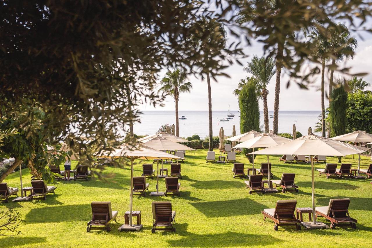 Columbia Beach Resort Pissoúri Eksteriør bilde The lawns at the hotel
