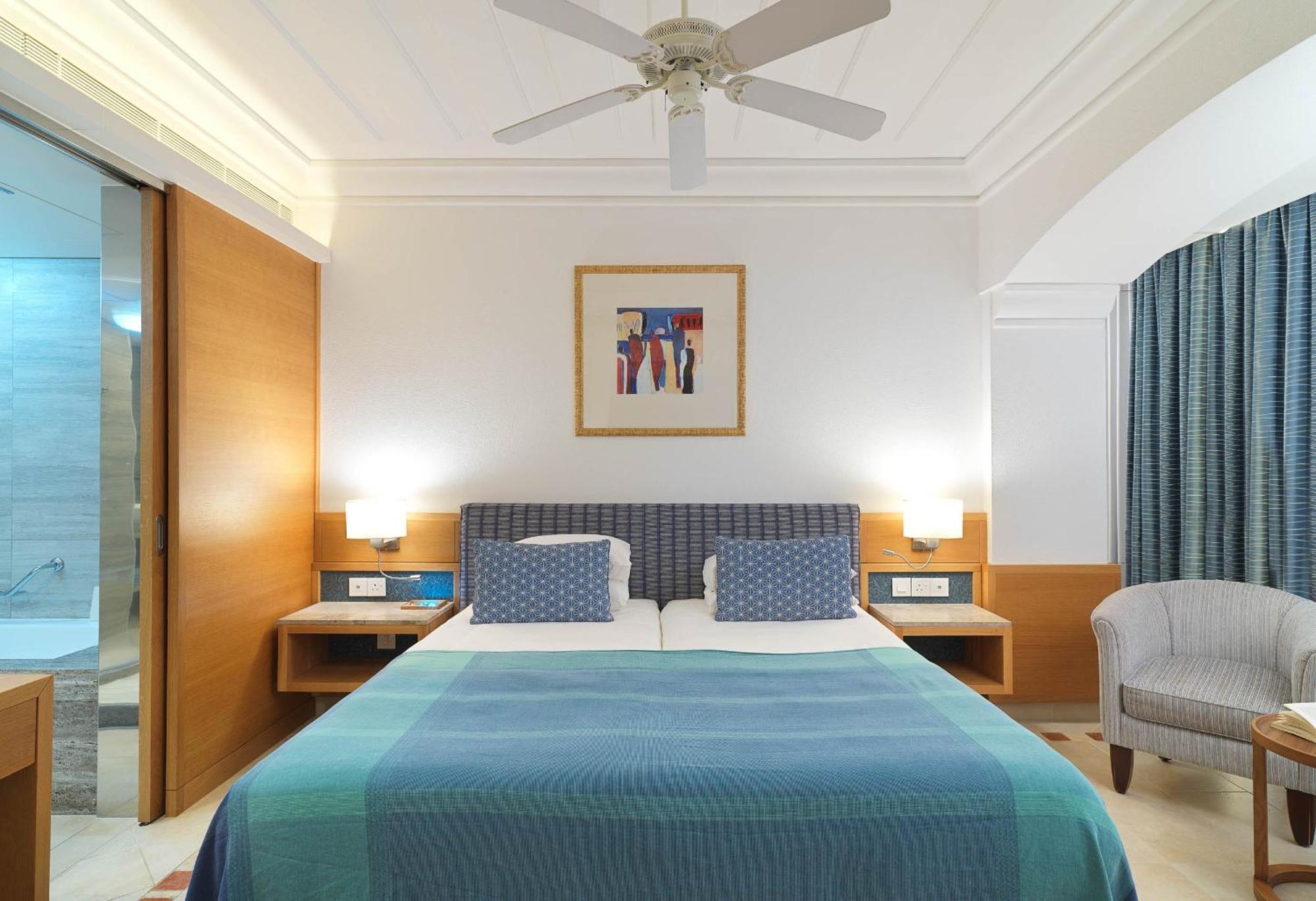 Columbia Beach Resort Pissoúri Eksteriør bilde A room at the hotel
